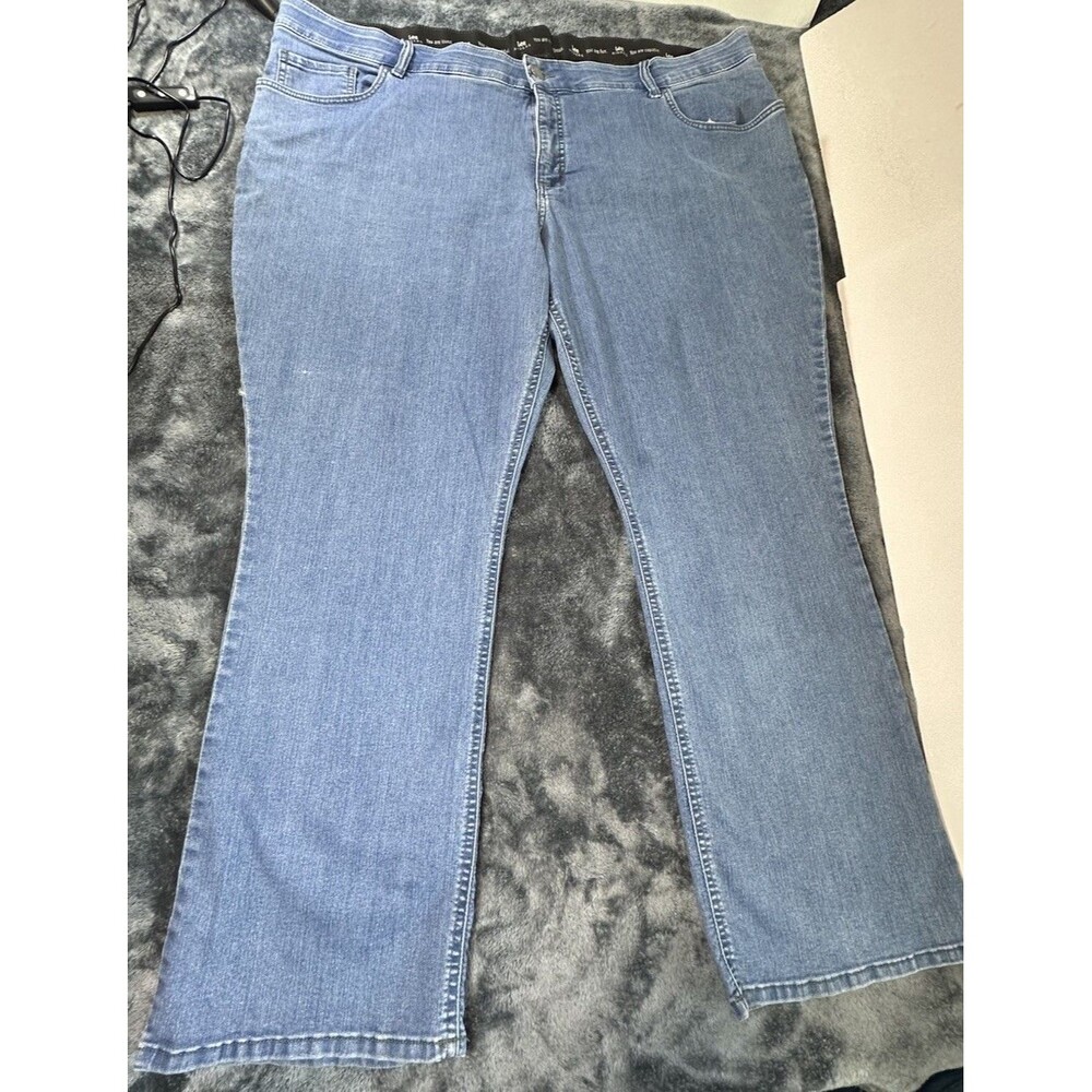 Riders by Lee Women's Classic Fit Bootcut Jeans in a light wash 26W
